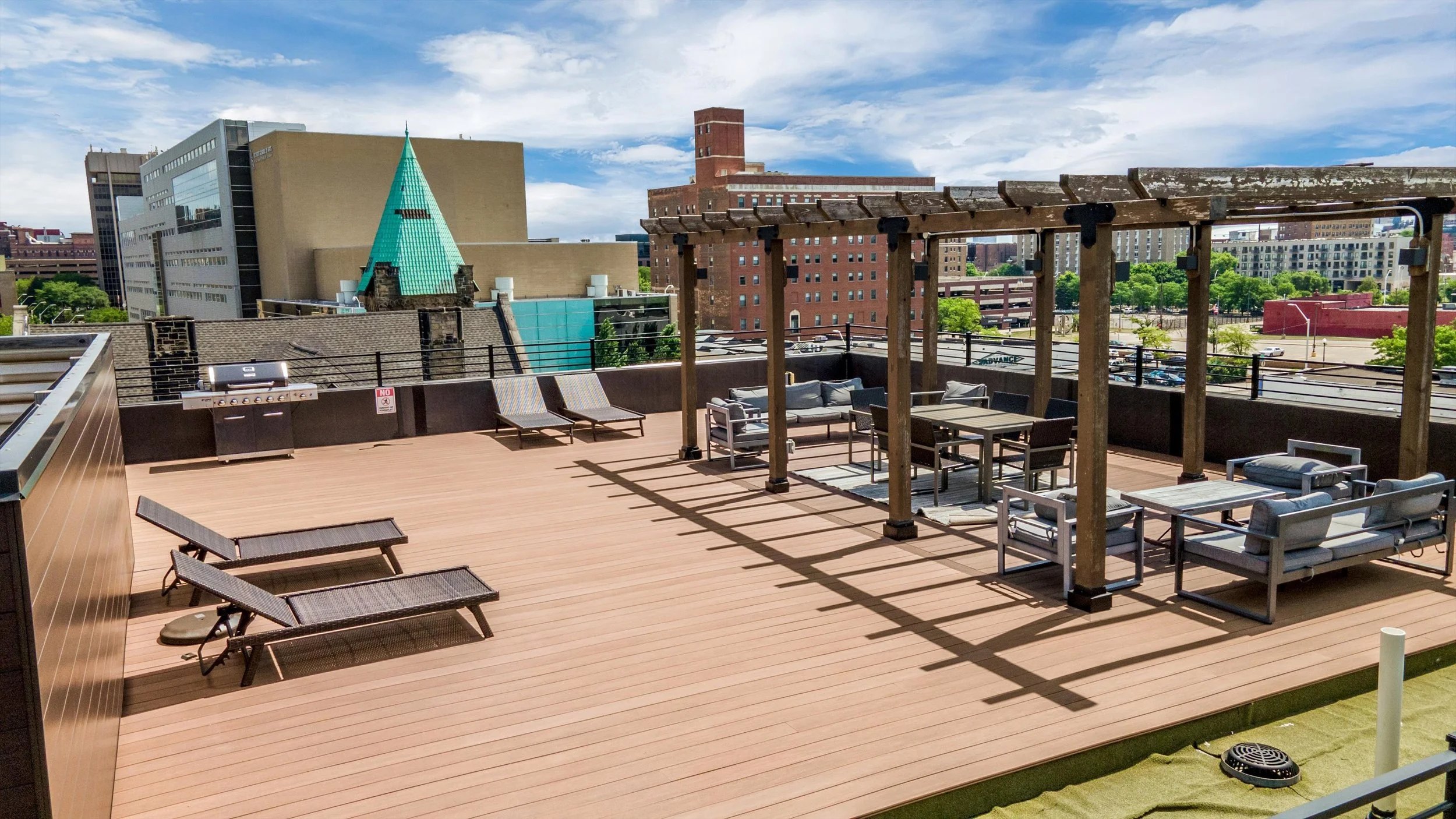 13-438 Selden St 4010007.jpg