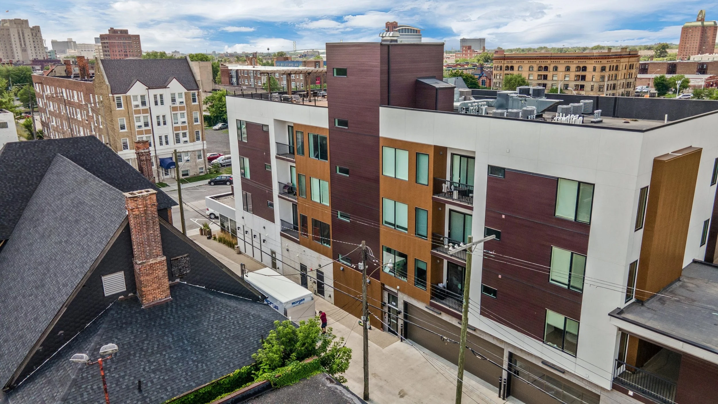 21-438 Selden St 4010010.jpg