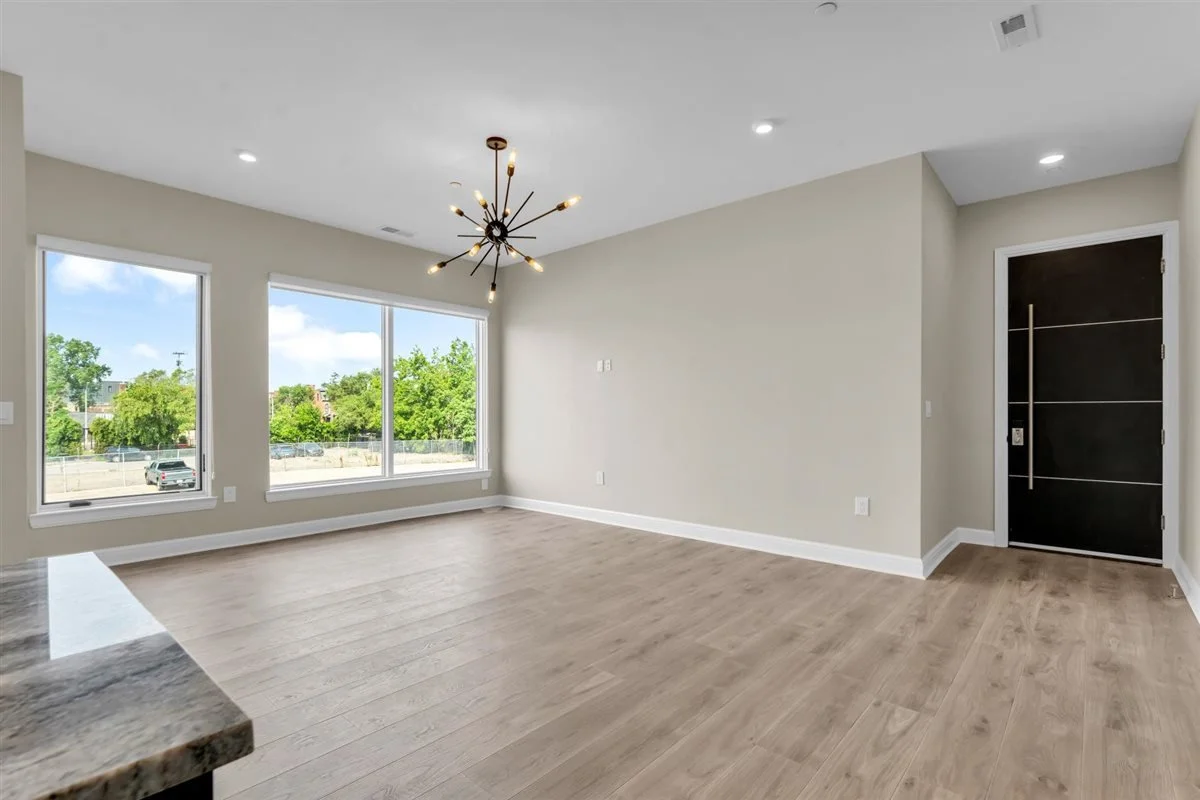 05-438 Selden St 202-5.jpg