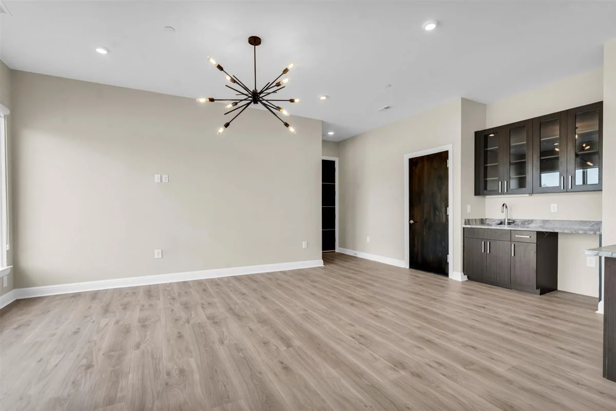 07-438 Selden St 202-7.jpg