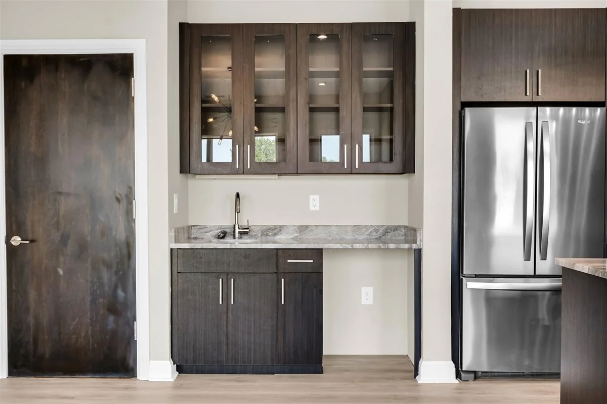 08-438 Selden St 202-8.jpg