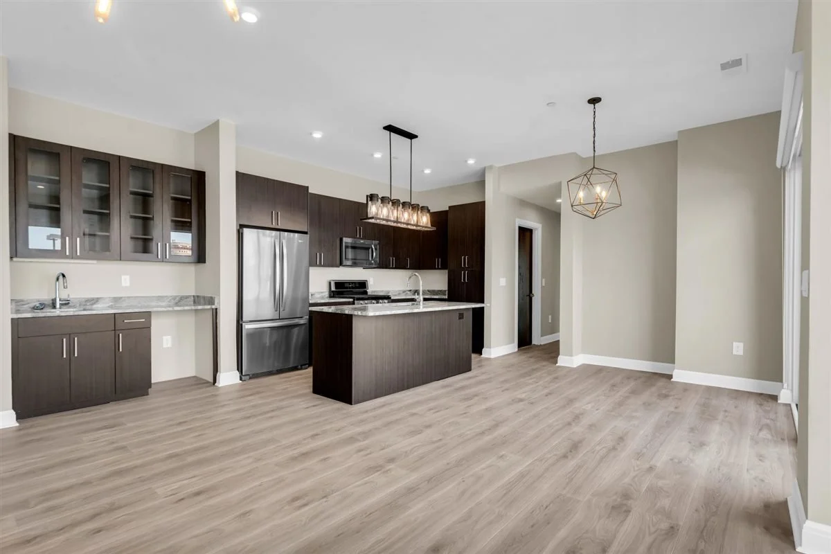 09-438 Selden St 202-9.jpg