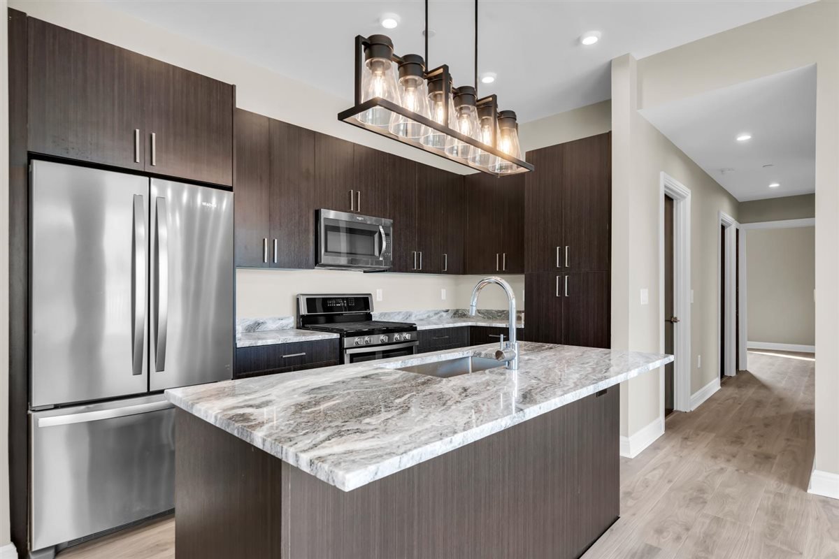 10-438 Selden St 202-10.jpg