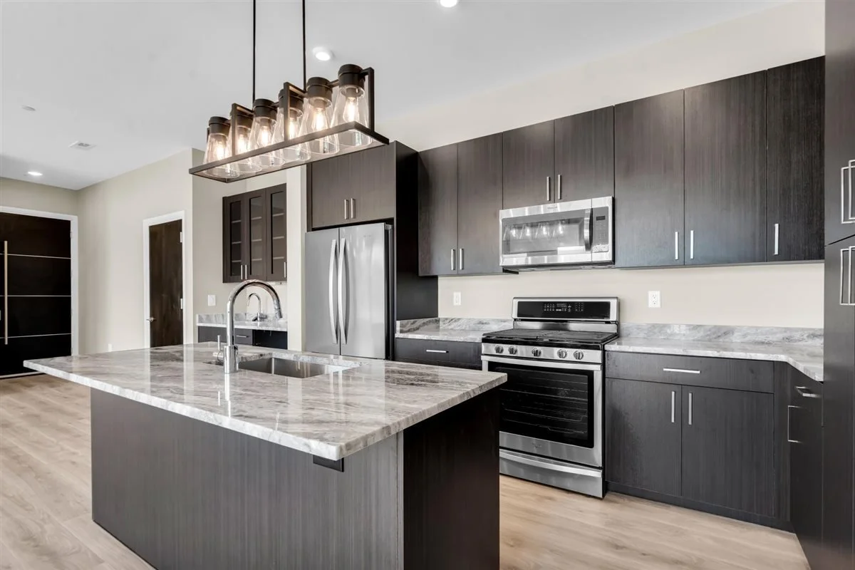 14-438 Selden St 202-14.jpg