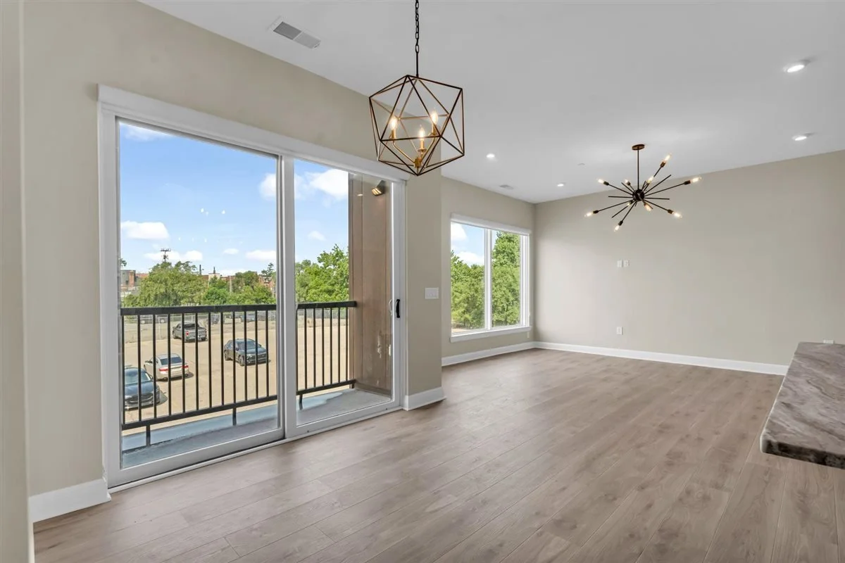 16-438 Selden St 202-16.jpg