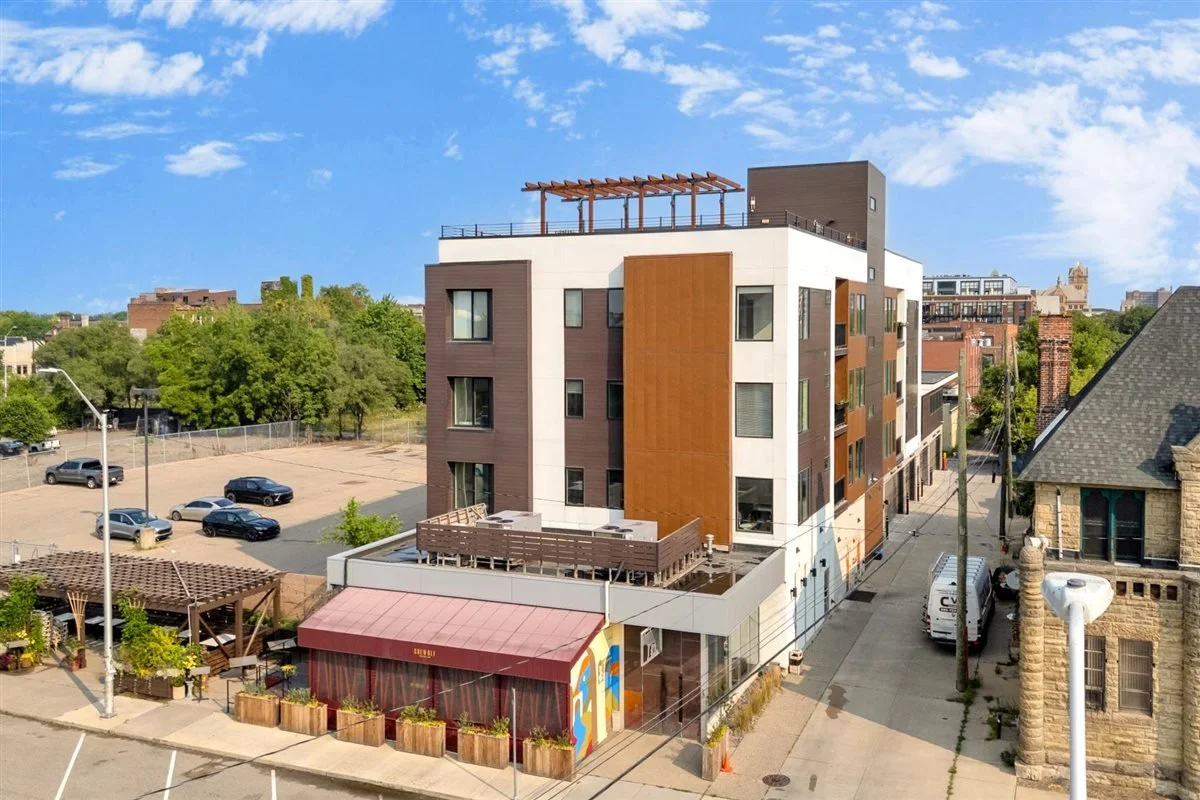 30-438 Selden St 202-30.jpg