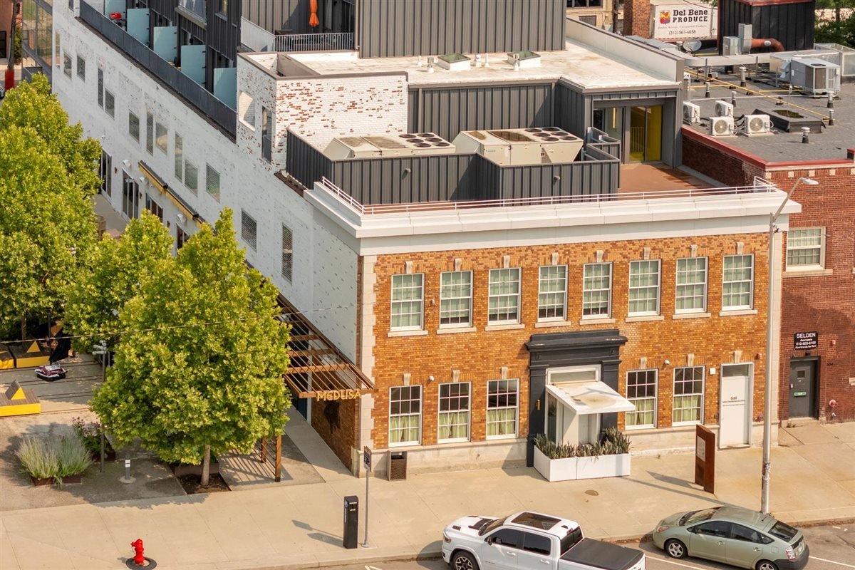 53-438 Selden St 202-49.jpg