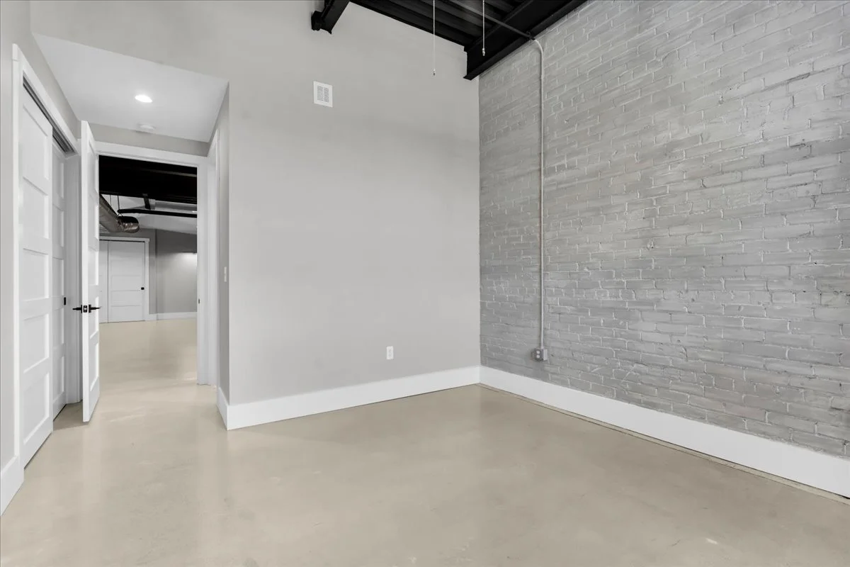 12-820 W Baltimore St_11.jpg
