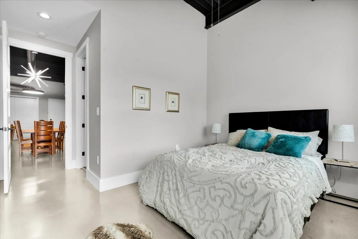 31-820 W Baltimore St_30.jpg