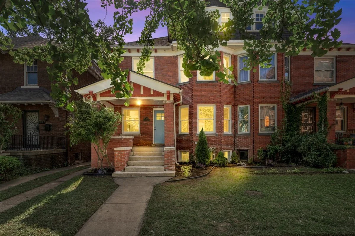 751 Van Dyke