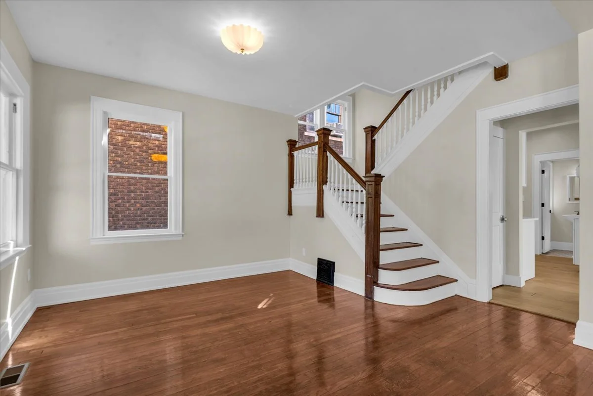 08-751 Van Dyke St-8.jpg