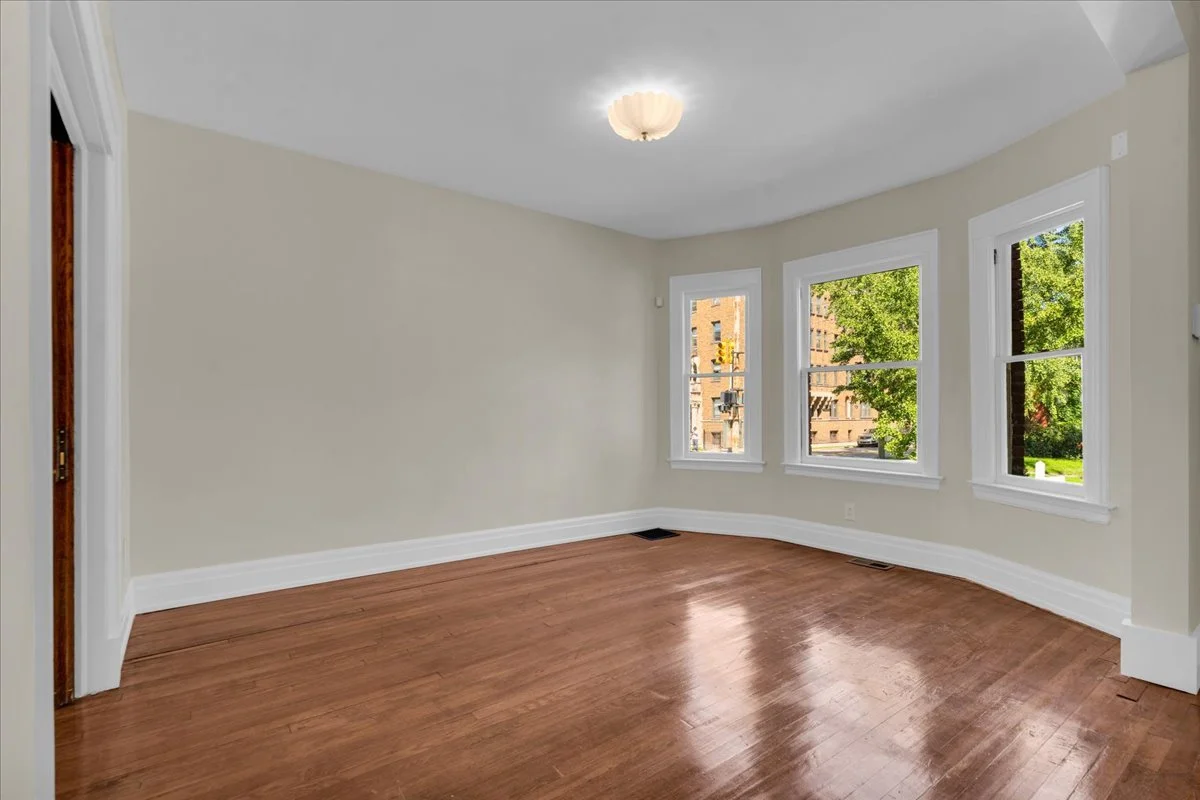 10-751 Van Dyke St-10.jpg