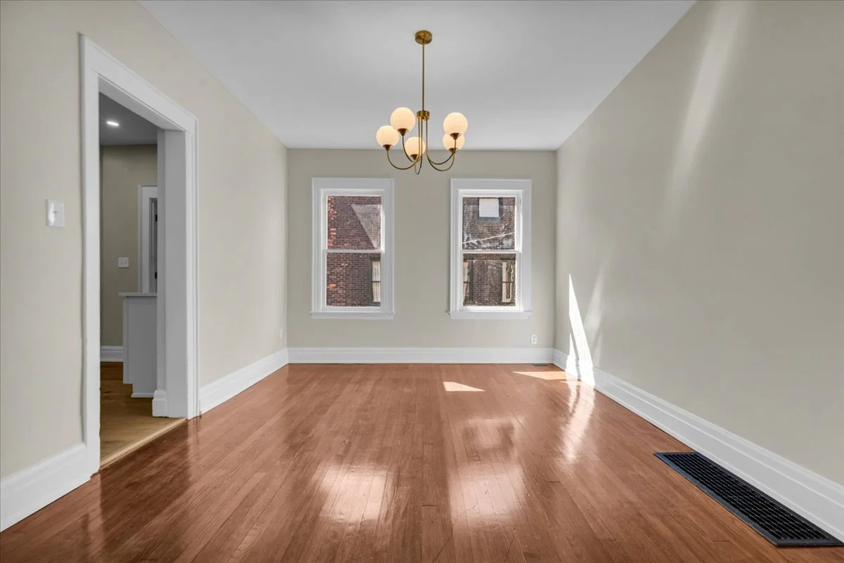 13-751 Van Dyke St-13.jpg