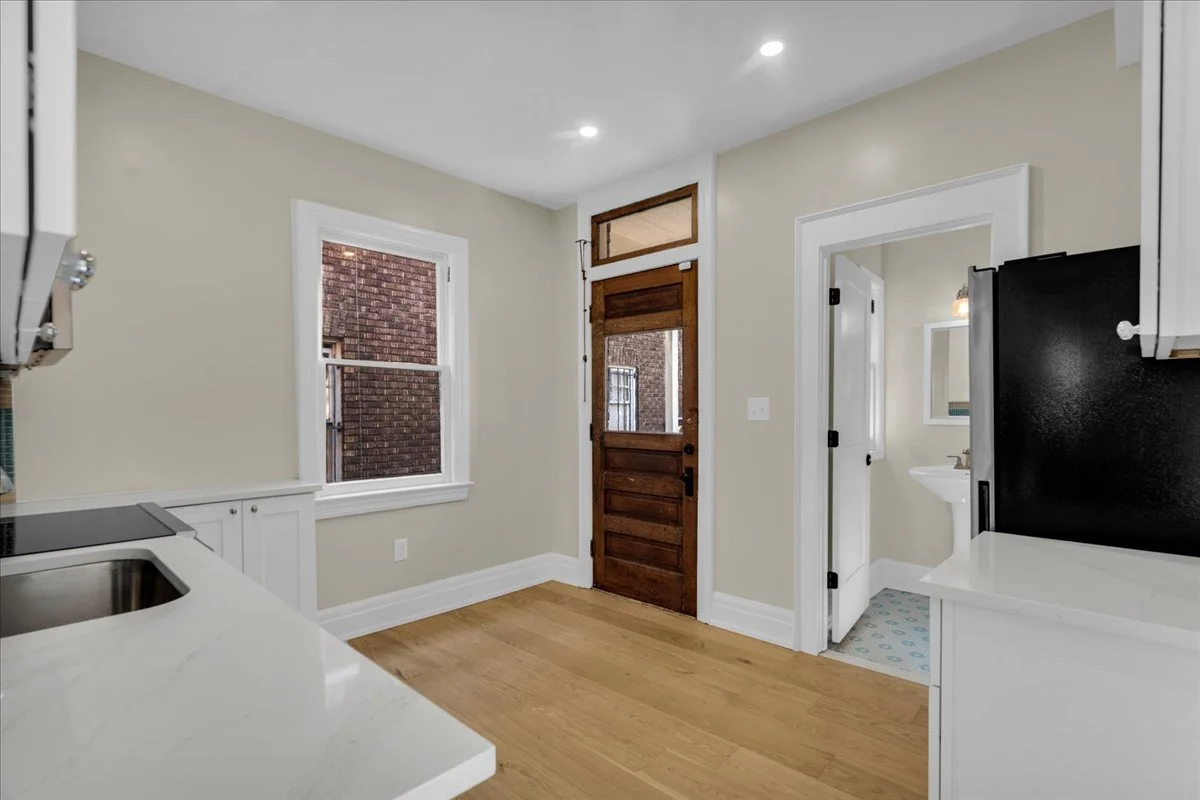 15-751 Van Dyke St-15.jpg