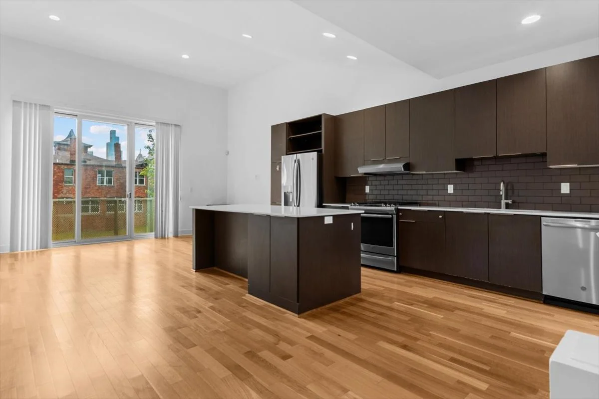 11-2640 John R St-11.jpg
