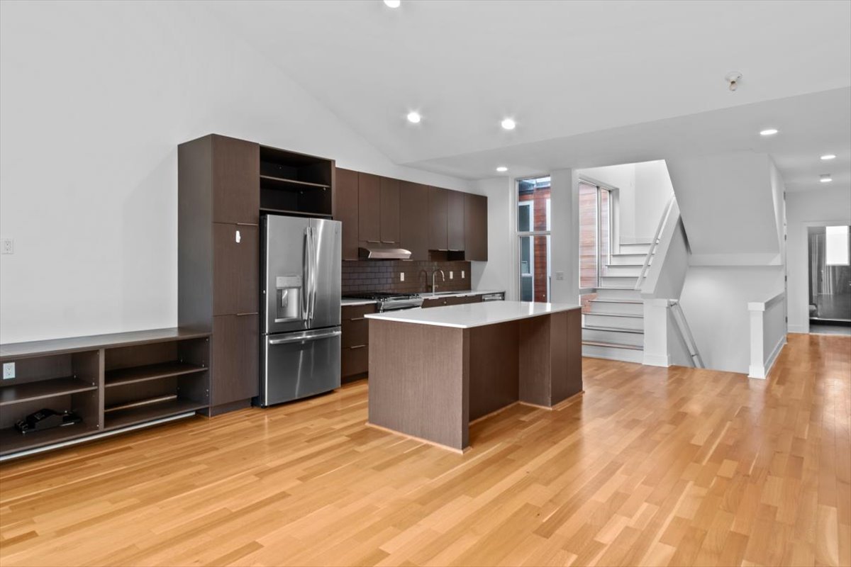 10-2640 John R St-10.jpg