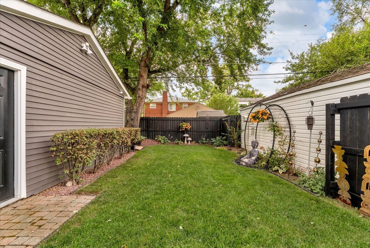 38-1993 Anita Ave-38.jpg