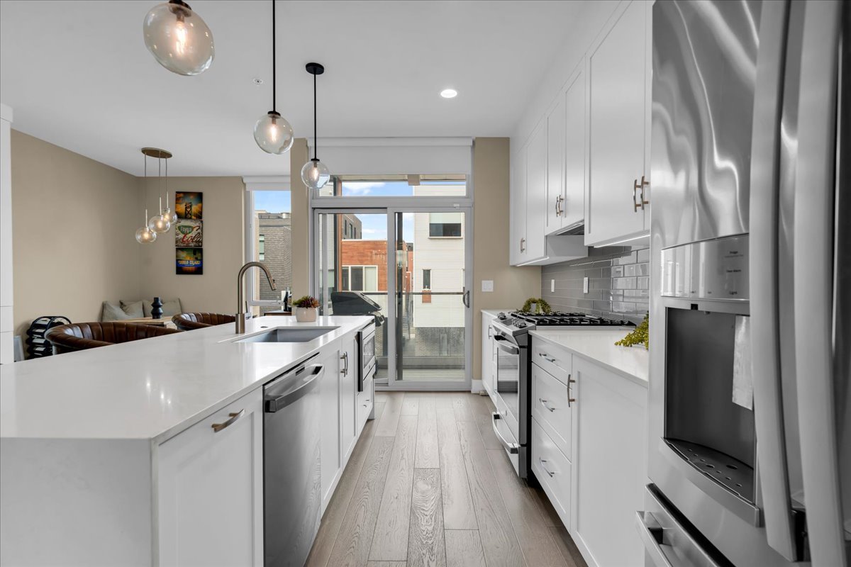 09-213 Alfred St-9.jpg