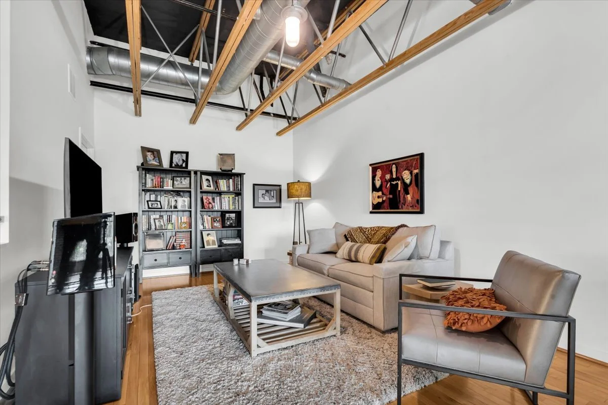 20-614 S Troy St #203-20.jpg