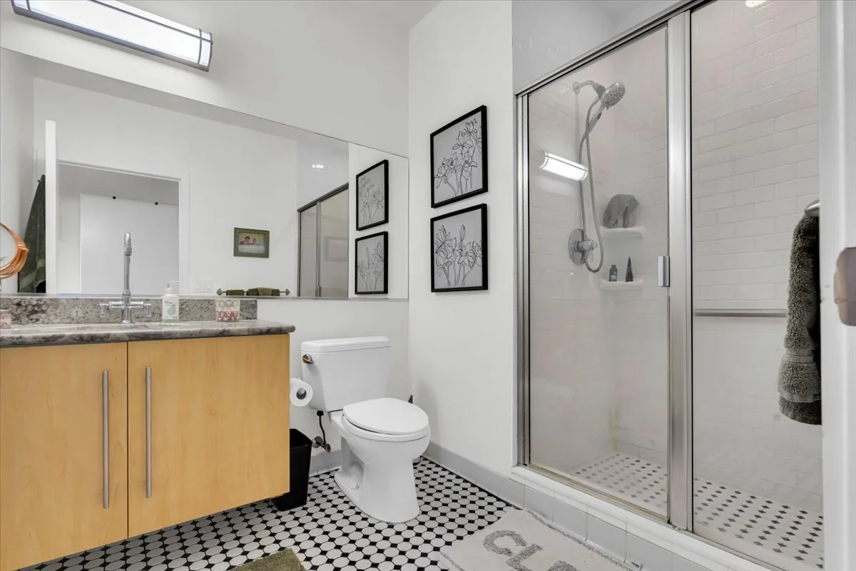 25-614 S Troy St #203-25.jpg