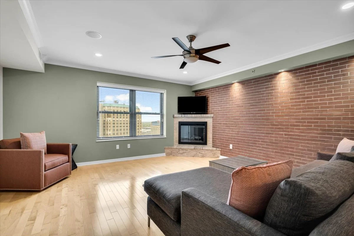 05-1135 Shelby St 2404-5.jpg