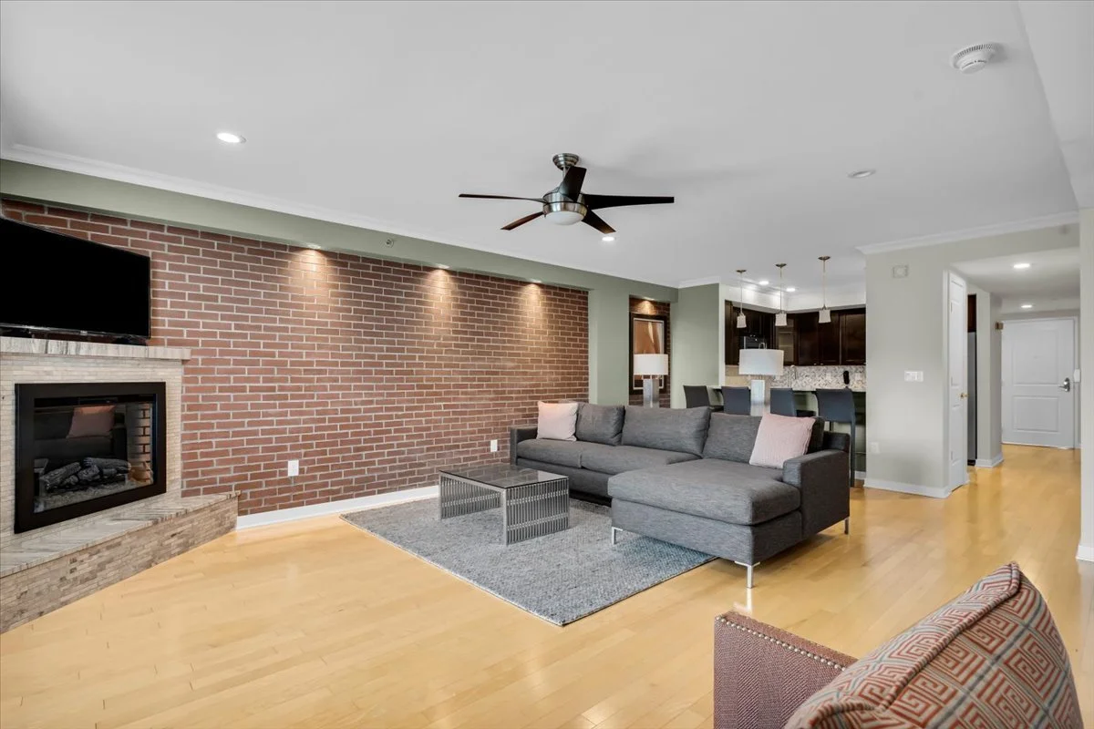 07-1135 Shelby St 2404-7.jpg