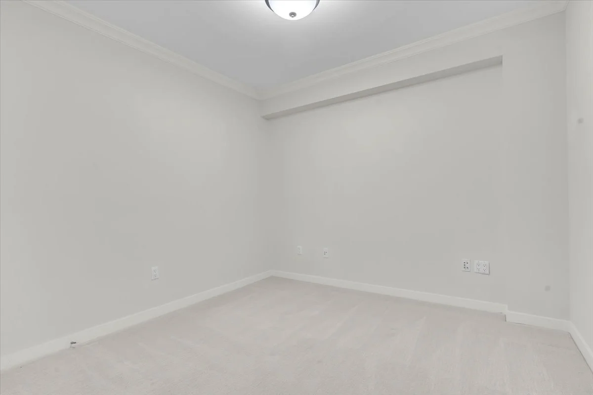 22-1135 Shelby St 2404-22.jpg