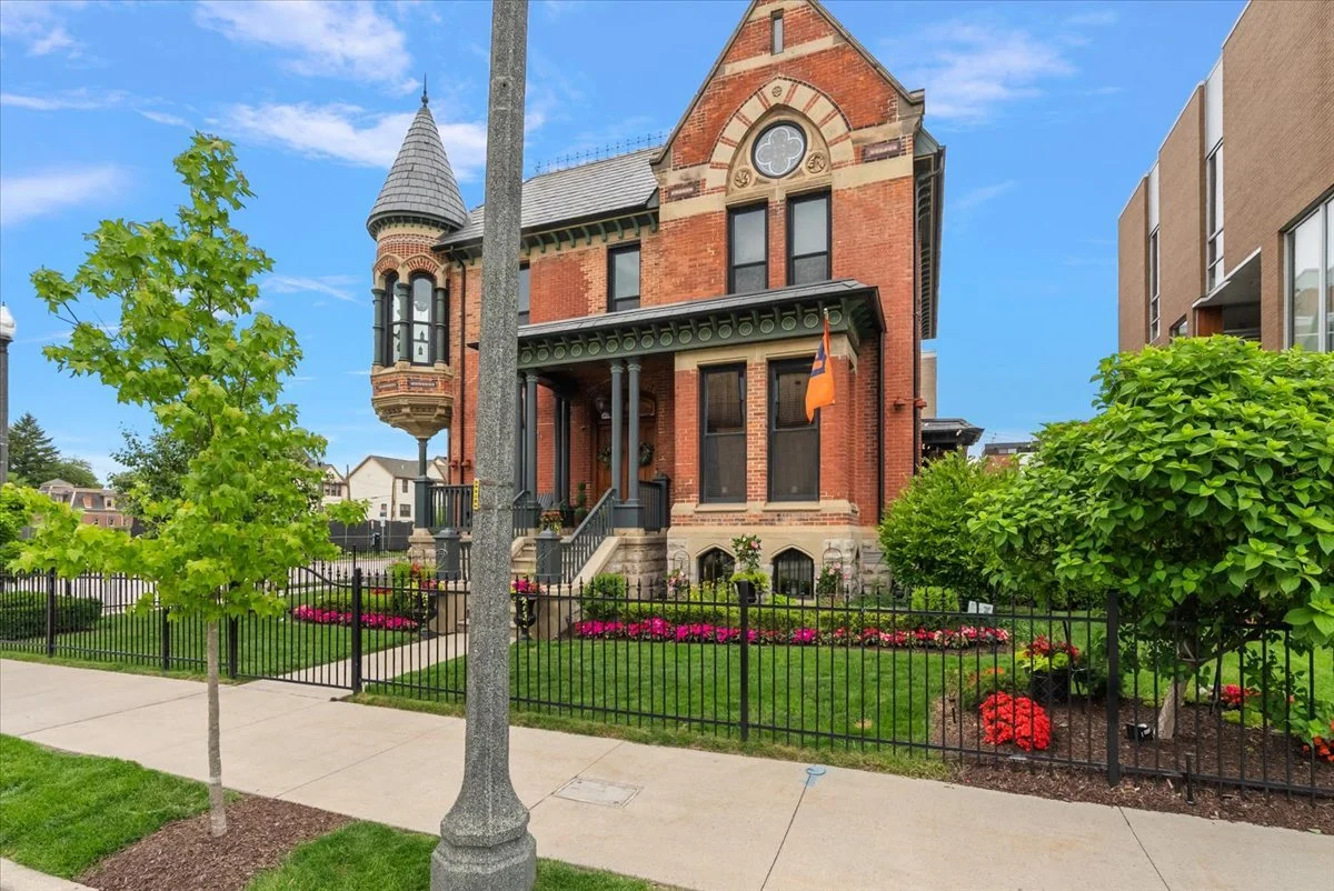 04-205 Alfred-4.jpg
