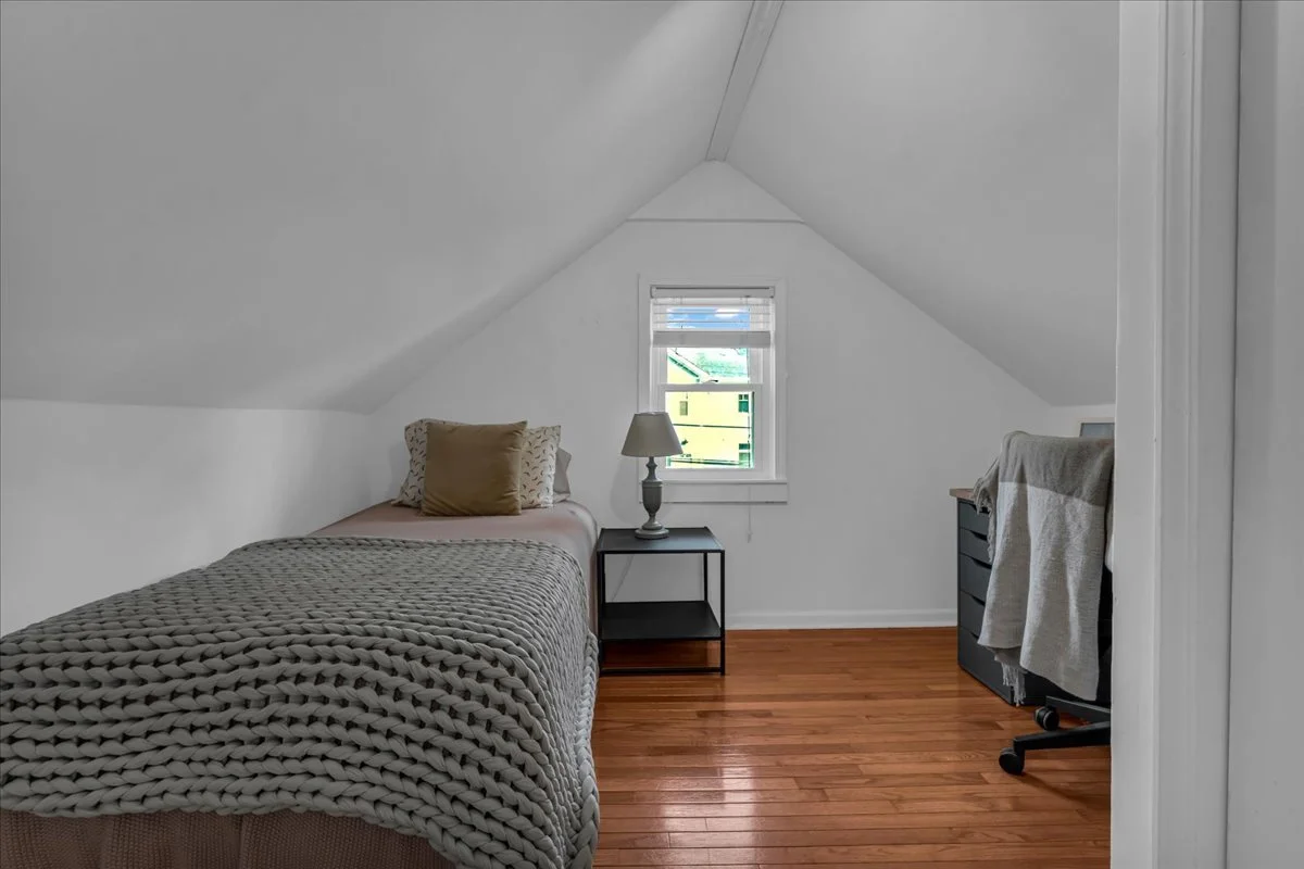 26-243 Marlin Ave-25.jpg