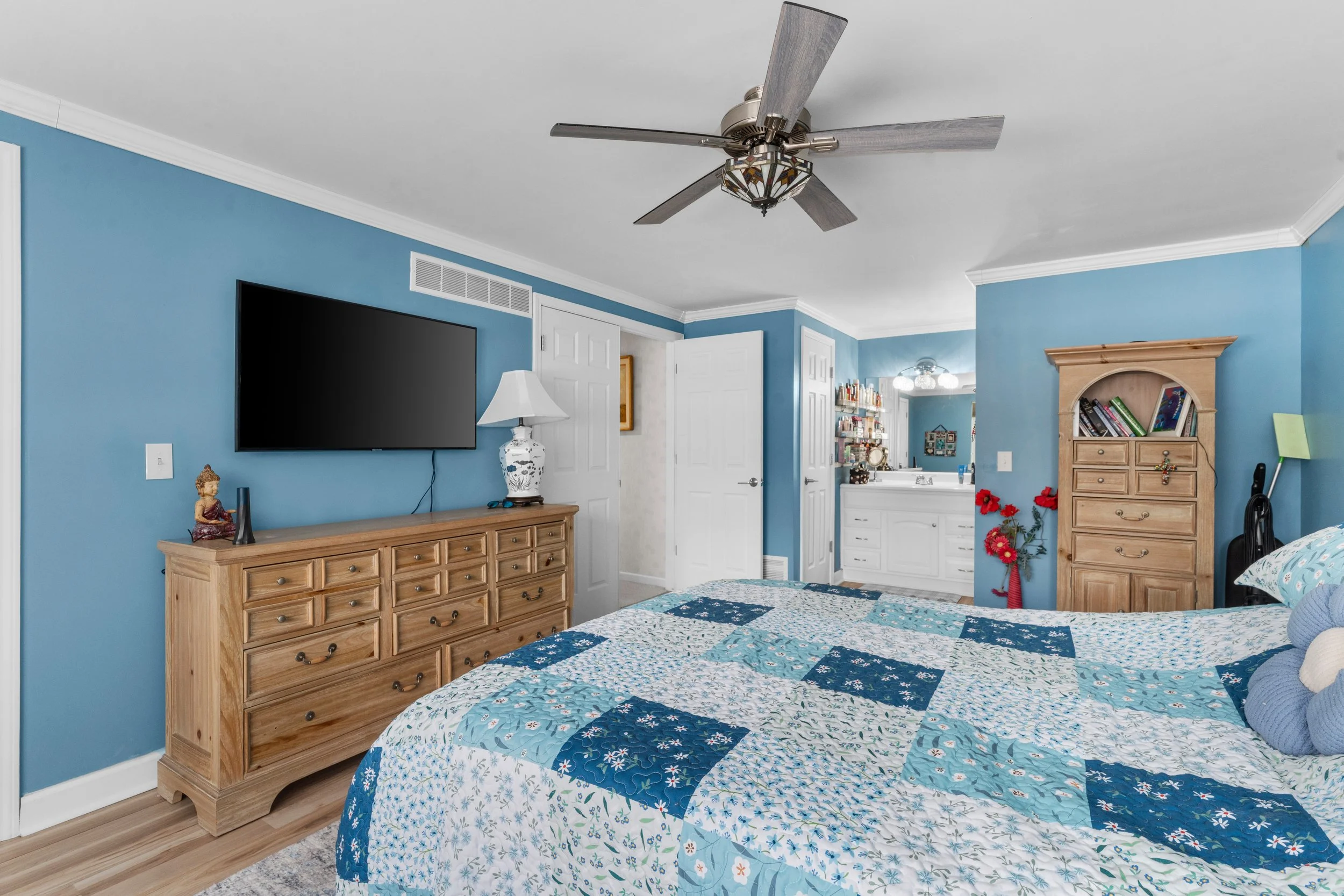 24-21301 Glen Haven-24.jpg