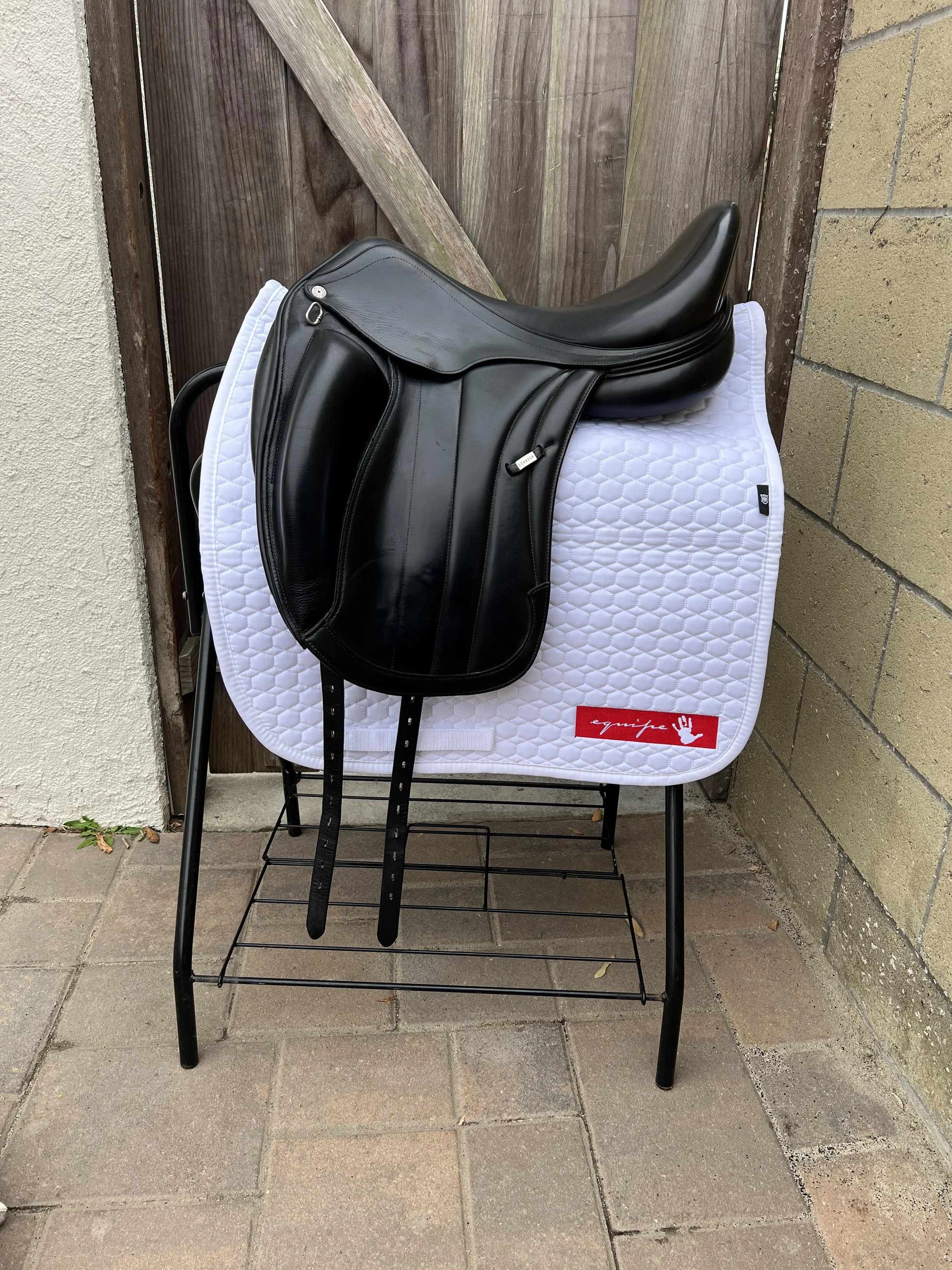 EQUIPE VIKTORIA 17.5N M +2. Model year 2016. Shows moderate wear. $3,600. All offers considered.