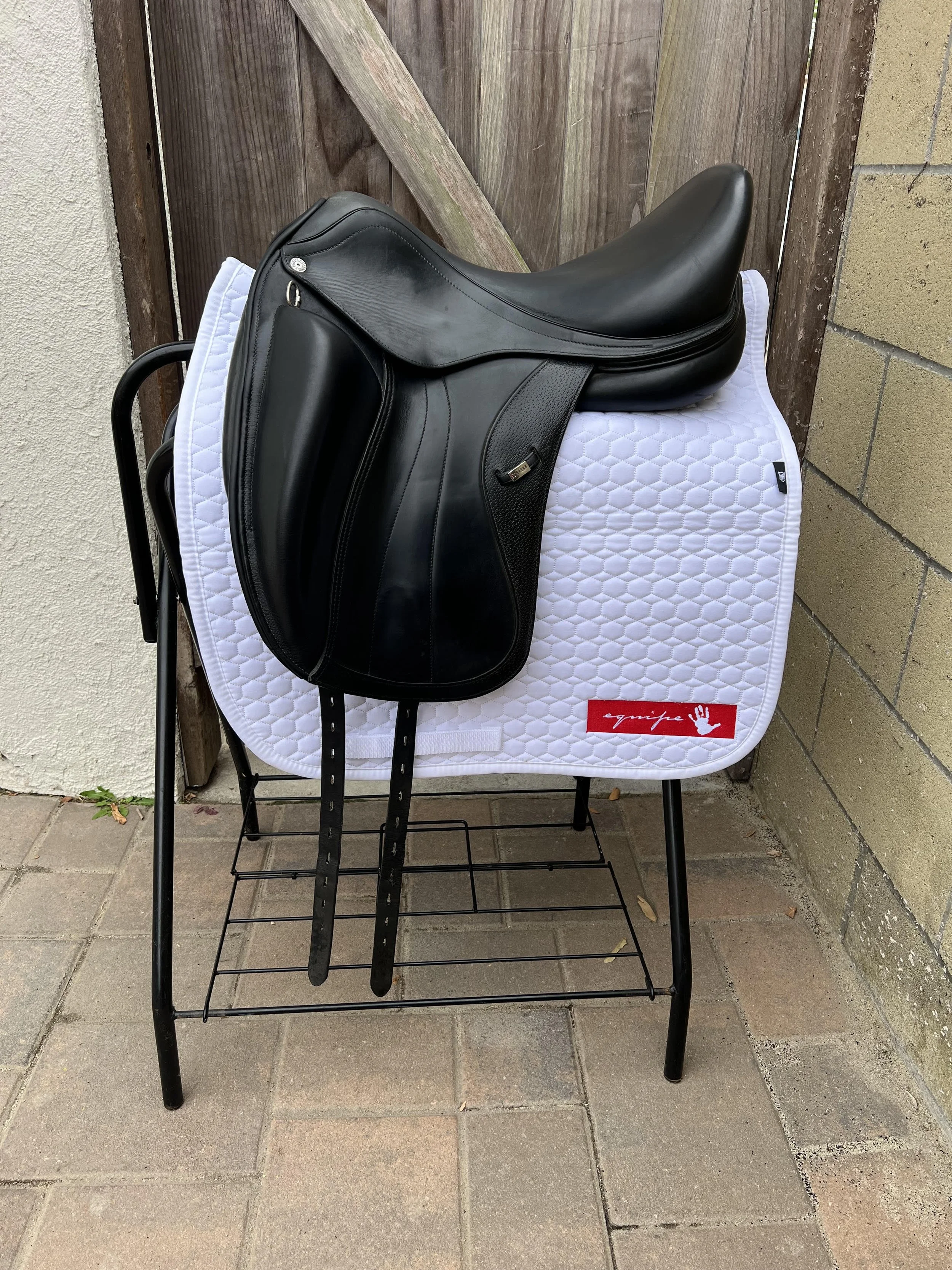EQUIPE GLAMOUR 17.5K M +2.5. Model year 2018 - Moderate/average condition. Contains newer adjustable tree. $4,000. All offers considered.