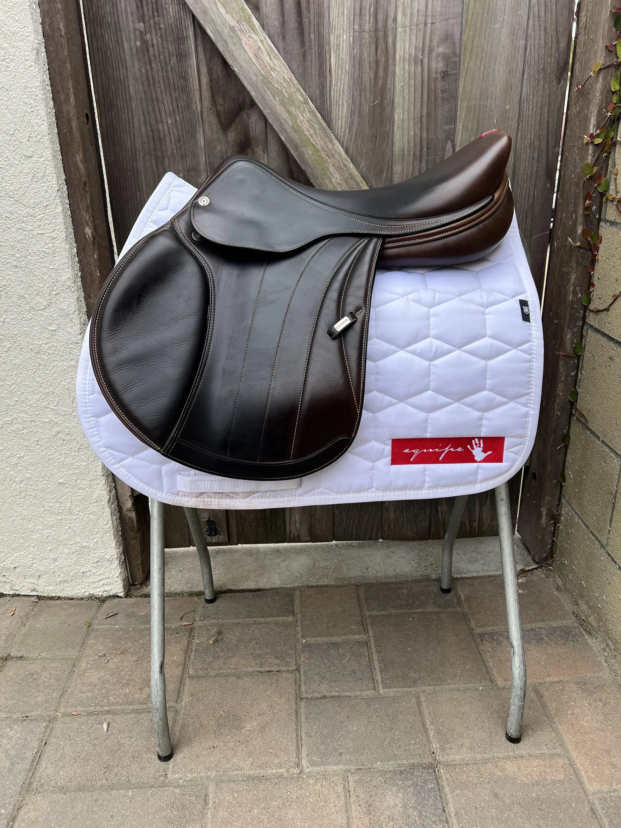 EK26 17.5N +1 +1, 2019 Model. Good condition. Semi-Deep seat, iconic close contact feel. Med/Med-wide.  $3,000
