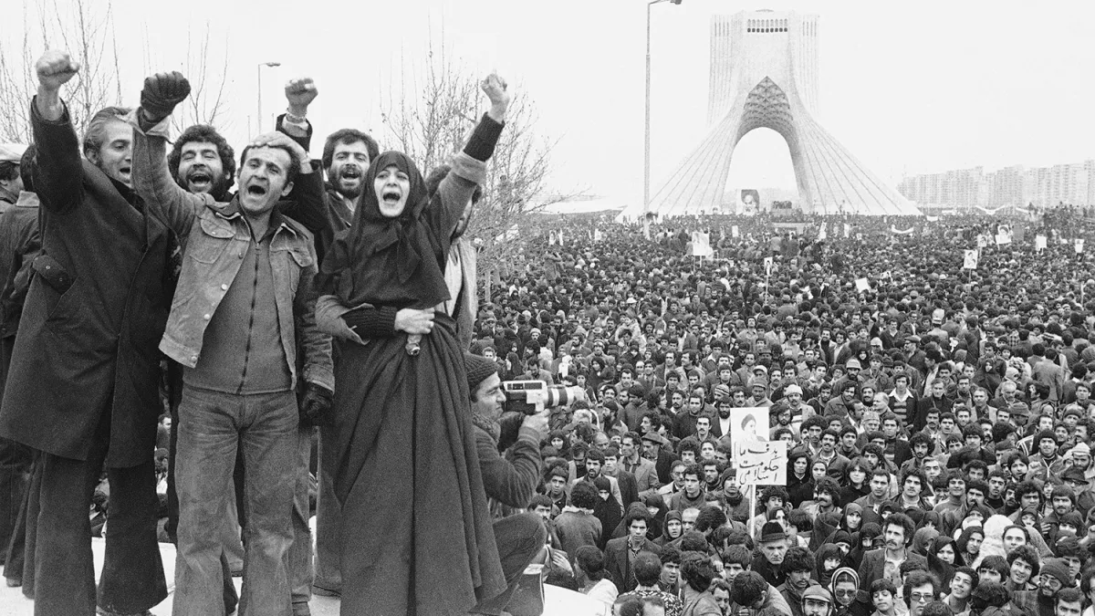  Picture of the demonstrations held during the Iranian general strike in Azadi Square, Tehran, 1978 