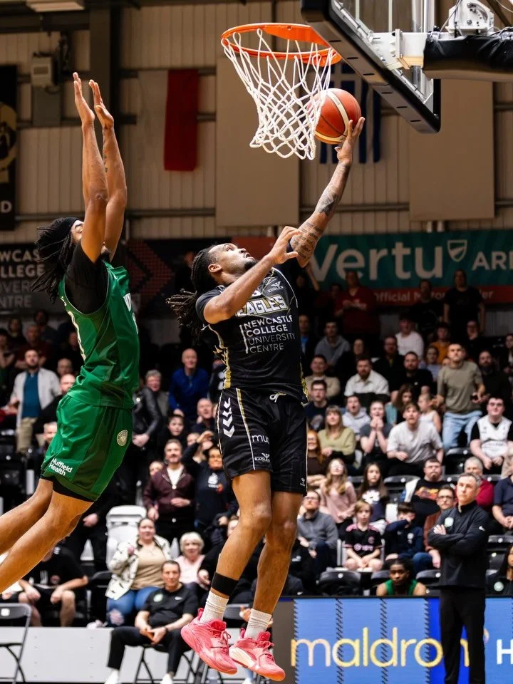 Throwback to last month&rsquo;s fixture: Newcastle Eagles vs Surrey 89ers with Ray&rsquo;Sean Taylor&rsquo;s 51 point record 🔥 

#britishbasketball #canonr5 #sportsphotography #weareeagles #canonsportsphotography