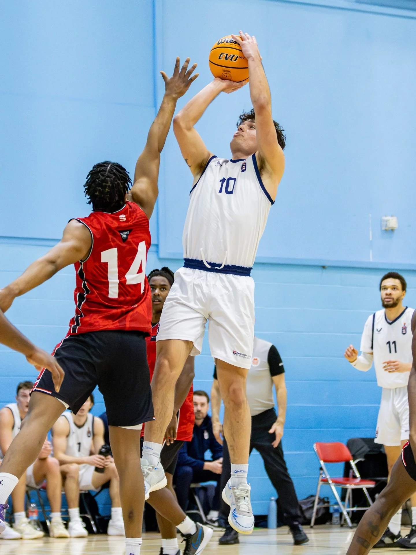 Newcastle University Men&rsquo;s team face Loughborough in the BUCS National Cup Finals tomorrow. Watch the livestream &amp; support your team. Highlights are from the BUCS Semi-Final match against UWE Jets most recently

#bucswednesday #britishbaske