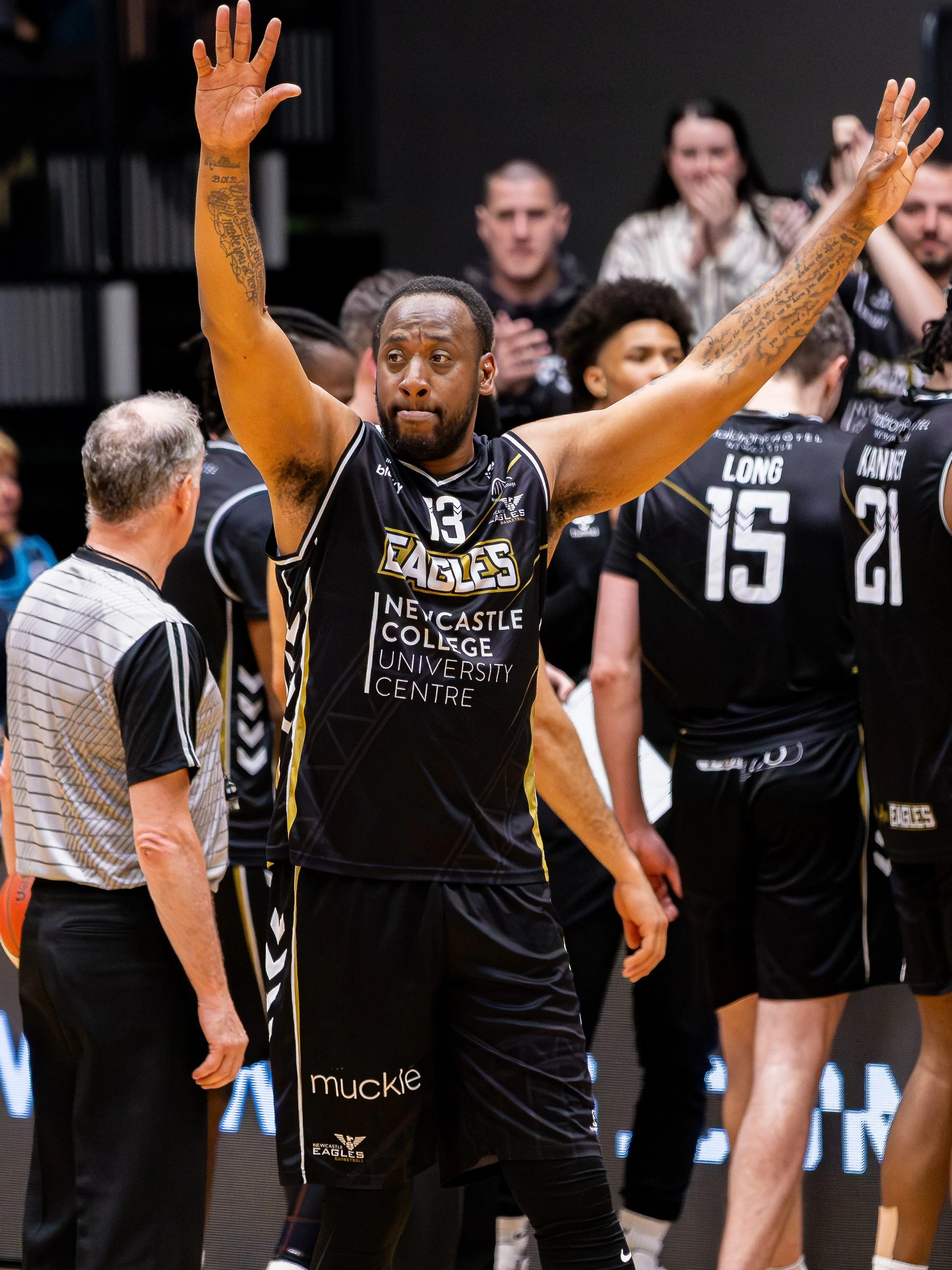 A legacy that defined an era.

28 titles. 1000 games. One of the greatest to ever wear the jersey.

Last night, Darius Defoe announced his retirement from professional basketball, bringing an end to an incredible chapter with Newcastle Eagles.

From 