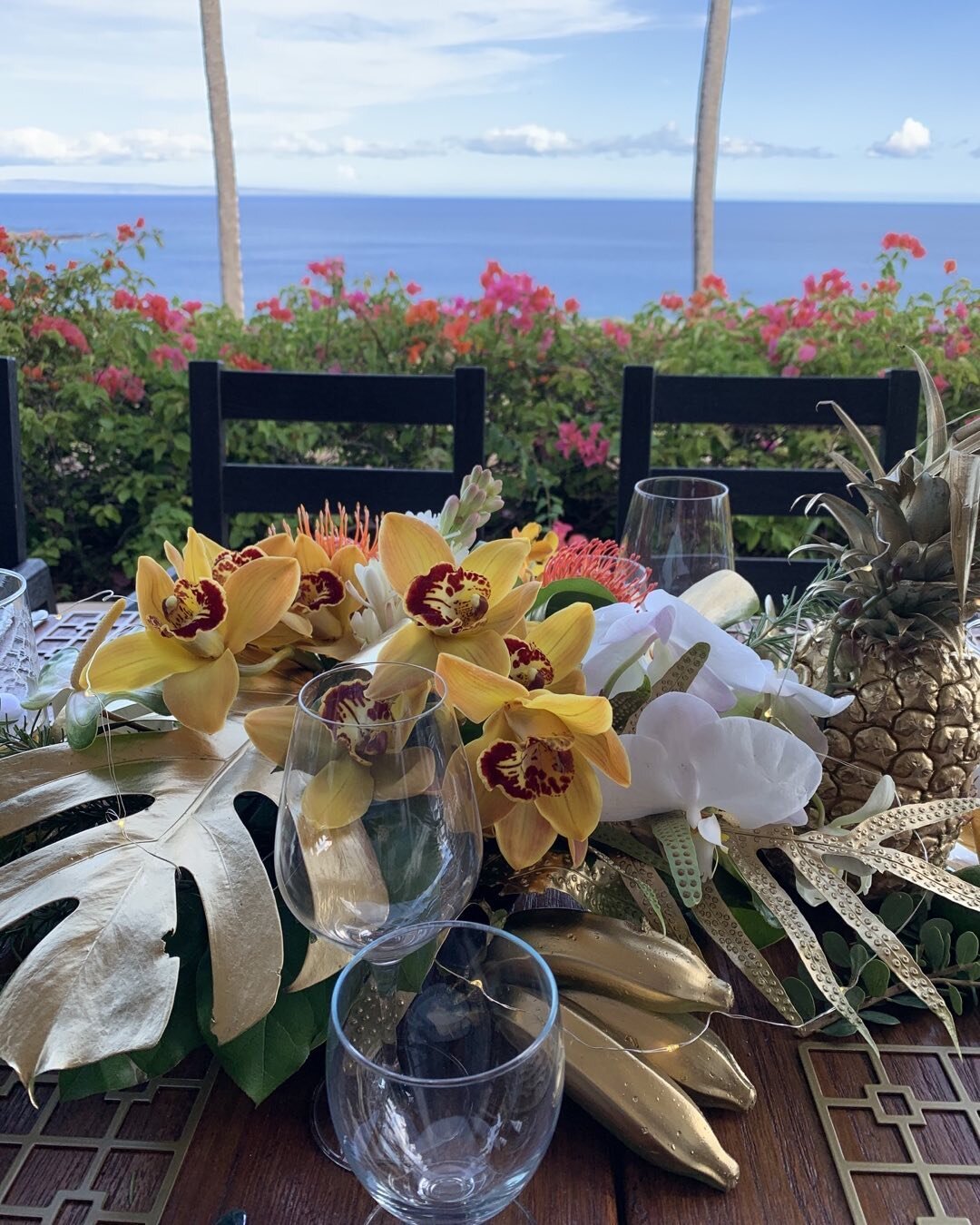 Happy Sunday @the Views just bananas about these BigIsland orchids#Lanaifloral andeventdesigner#.Lanaiflorist#mauiAnd Lanaifun events#supportlocal#loveLanai#enjoywhatyoudo#staysafe