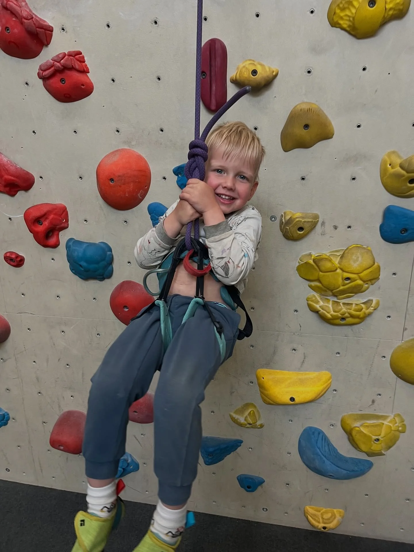 I almost didn&rsquo;t go. 😬 

I told my husband on a random Saturday I was going to try rock climbing.

I was excited about it and really looking for a new workout and way to get some alone time out of the house.

And then Sunday morning came.

And 