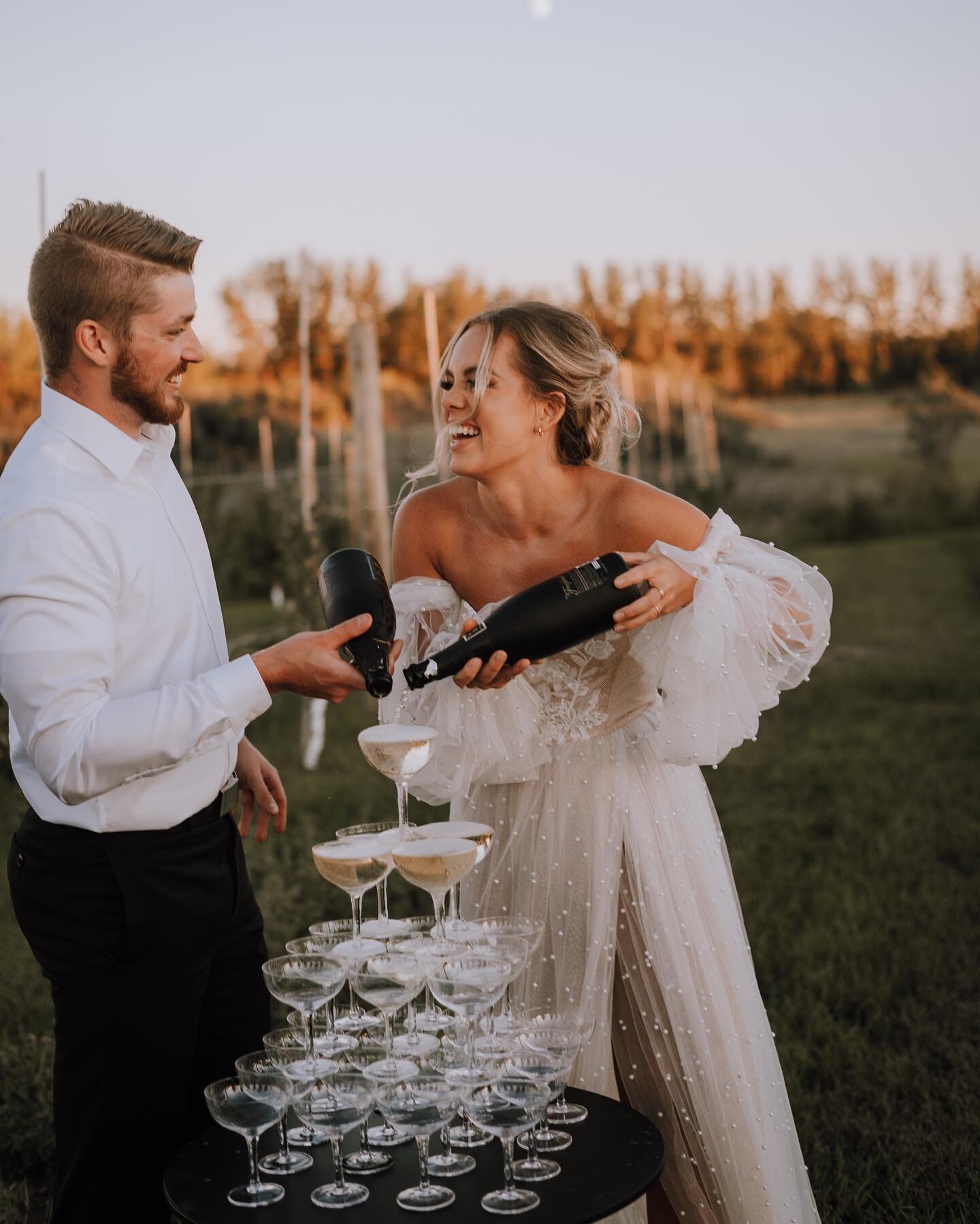 I hope the champagne tower trend is here to stay because it is just too cool.

Taken while photographing August: the workshop, with @chelseaarensphoto

Model : @kalla_emily 
Venue: @thegleneventvenue
Makeup: @makeupbymaryina
Videographer: @lovelaurav