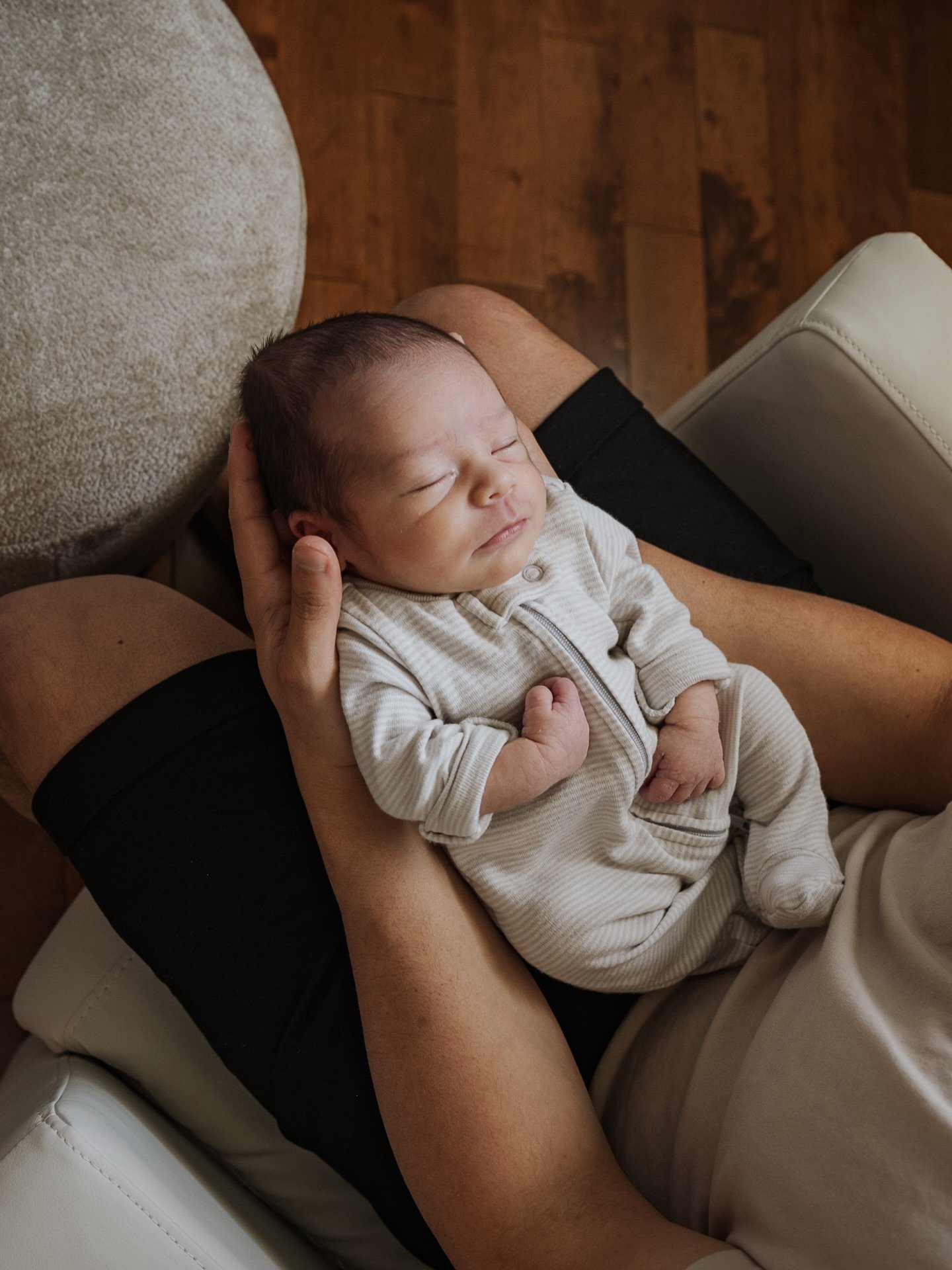 Catching up with my past wedding couples is one of my favourite things. It&rsquo;s even better when they have a new member of the family to introduce me to 🤍