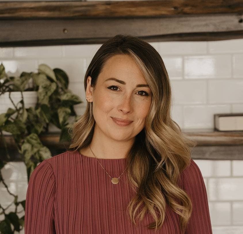 Melissa Lindstrom, Online Anxiety Therapist in Ontario.