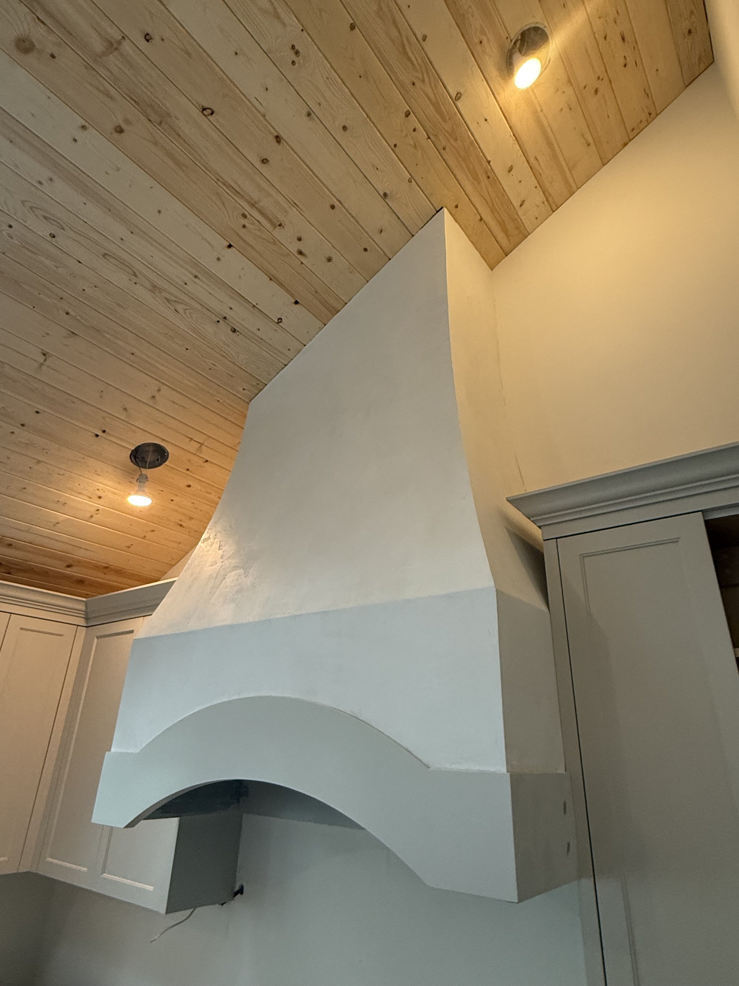 Marmorino Hood Surround