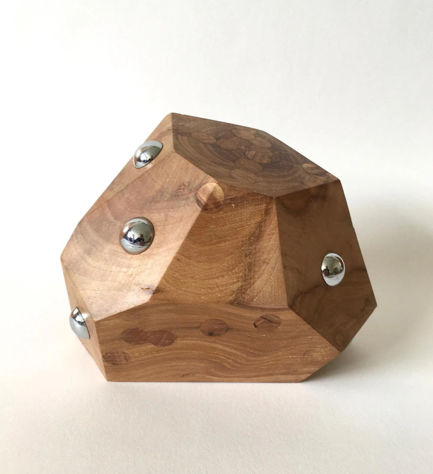 Of Rocks and Hard Places III.
Applewood, Brass, Chrome, Wax.
2020.

12 x 8.5 x 8.5 cm.

Unique, branded.

Price: &pound;200.

#generousculture #artistsupportpledge #supportartists#supportartistspledge #artist#art#sculpture#object#wood#salvagedwood #m