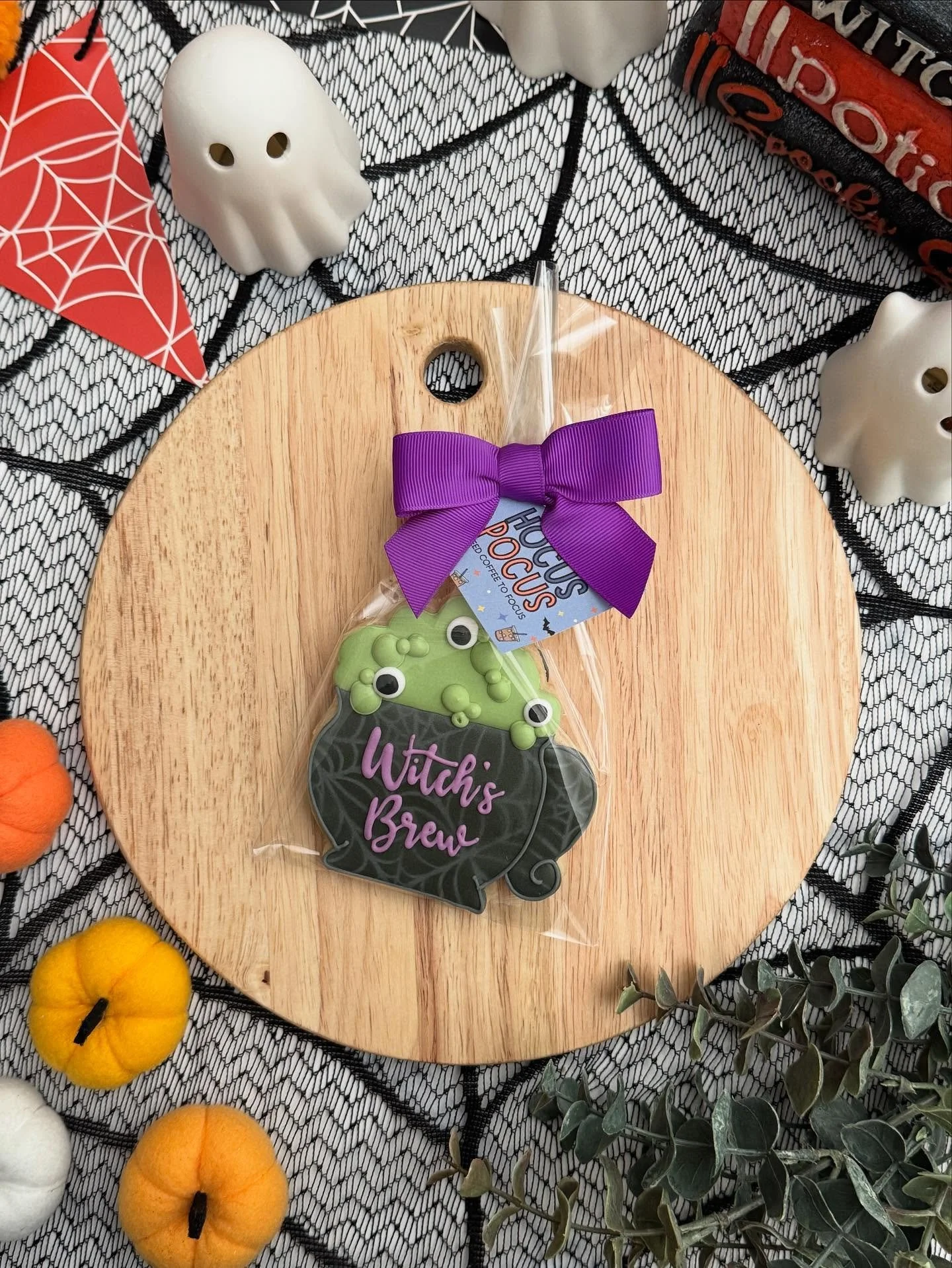 Wicked before coffee ☕️✨🧙&zwj;♀️ the perfect treat for coffee lovers who like a little spell with their coffee

Order yours here: www.tatestreats.com/halloweenpresale

#tatestreats #halloweencookies #spookycookies #coffeelover #orangecountycookies #