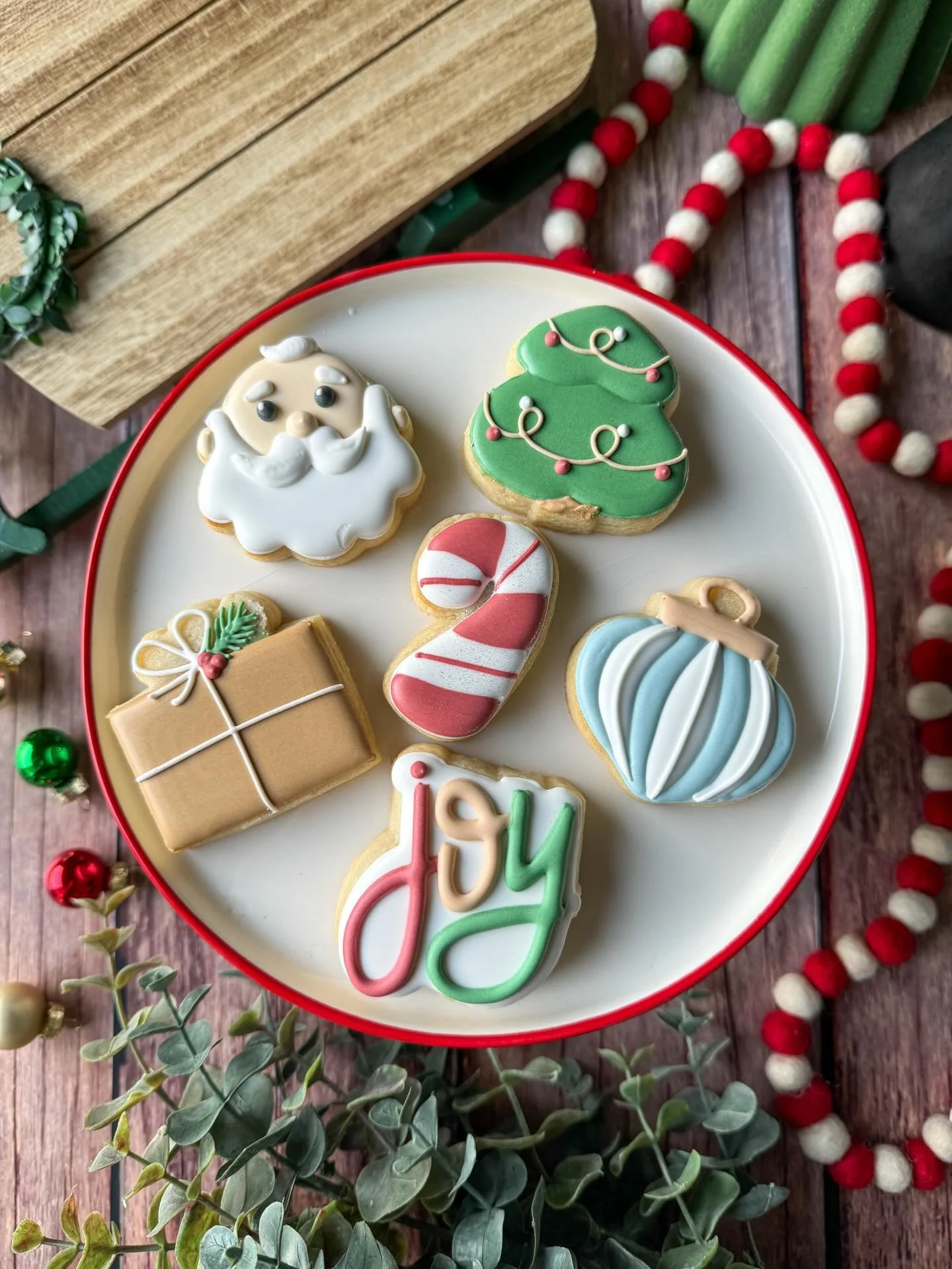 Just two more days till my Christmas sale! And these little cuties will be making an appearance this year. 

#tatestreats #christmascookies #holidaycookies #orangecountycookies #orangecountyevents #southocmoms
