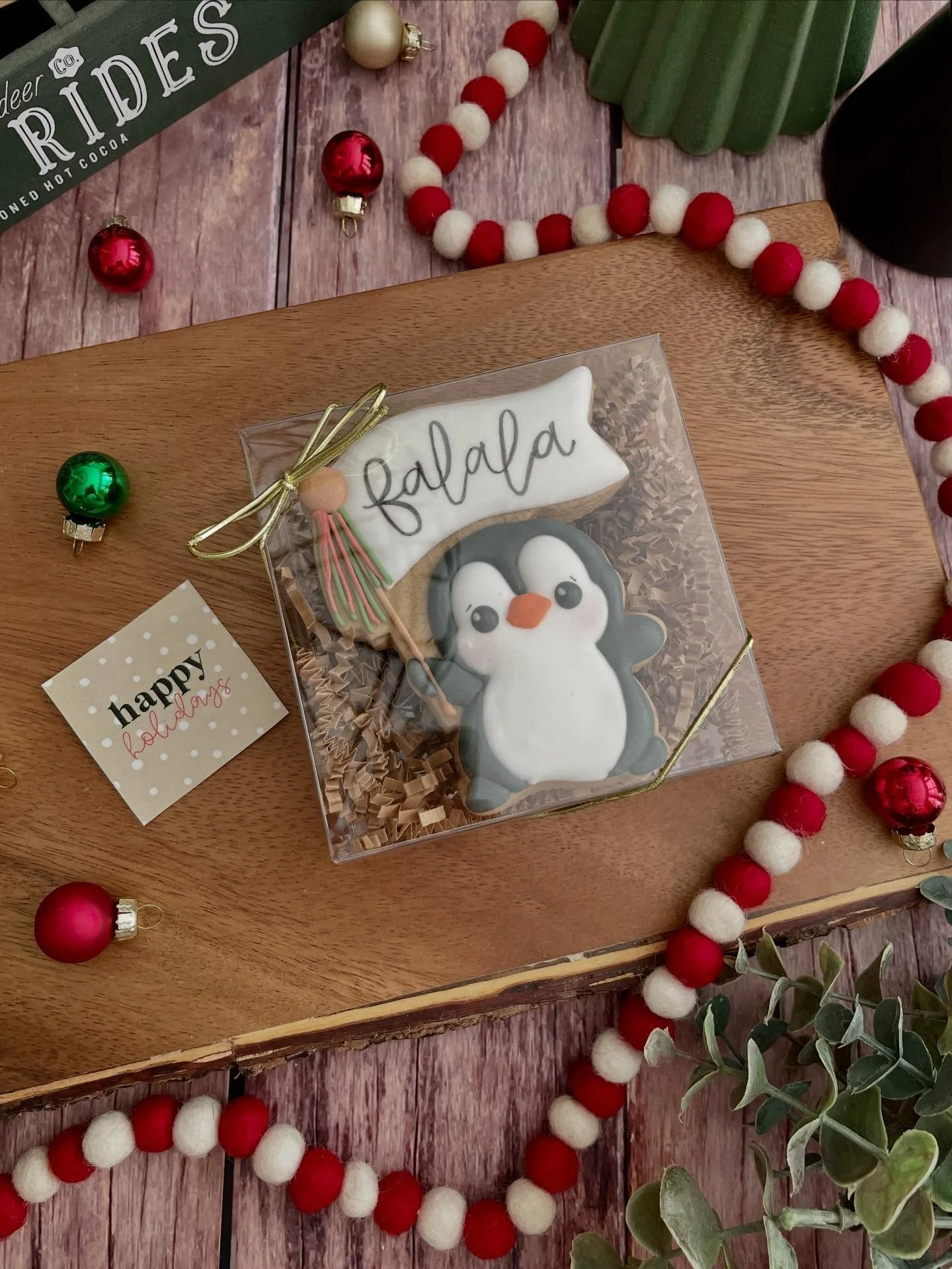 Brighten someone&rsquo;s day this holiday season with a little bit of Christmas cheer! 

Order yours here: www.tatestreats.com/christmascookies

#tatestreats #christmascookies #holidaycookies #giftideas #homemadegifts #bakingspiritsbright #orangecoun