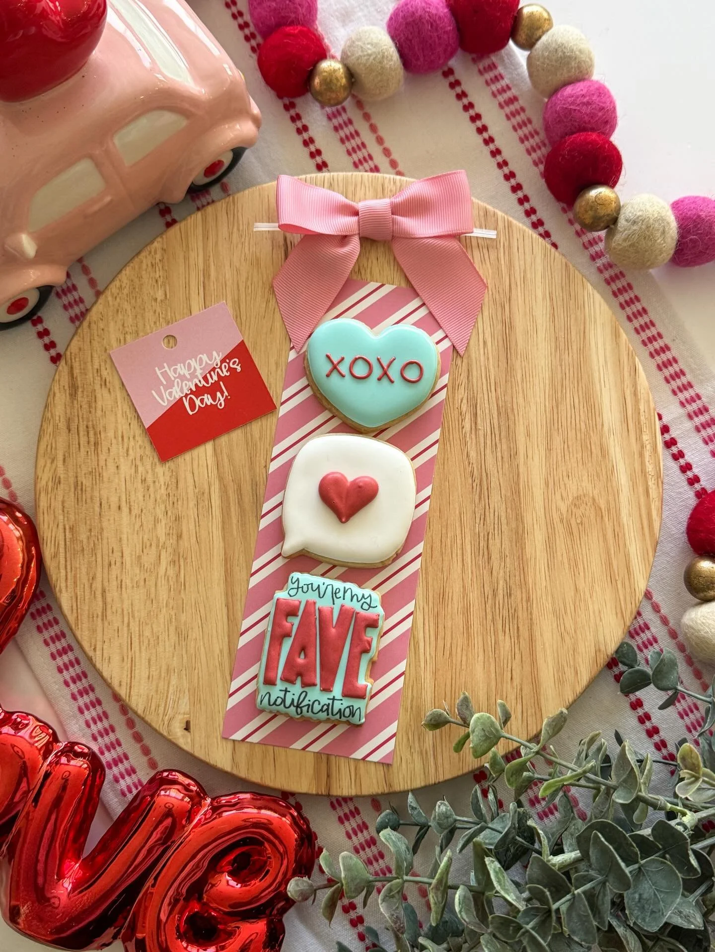 I mean&hellip; how cute is this?! 🥹💖
Valentine&rsquo;s Day + Lunar New Year cookies are dropping tomorrow and I am OBSESSED with these designs.

Ordering opens tomorrow at 6 PM on my website: www.tatestreats.com. Set your alarms because quantities 