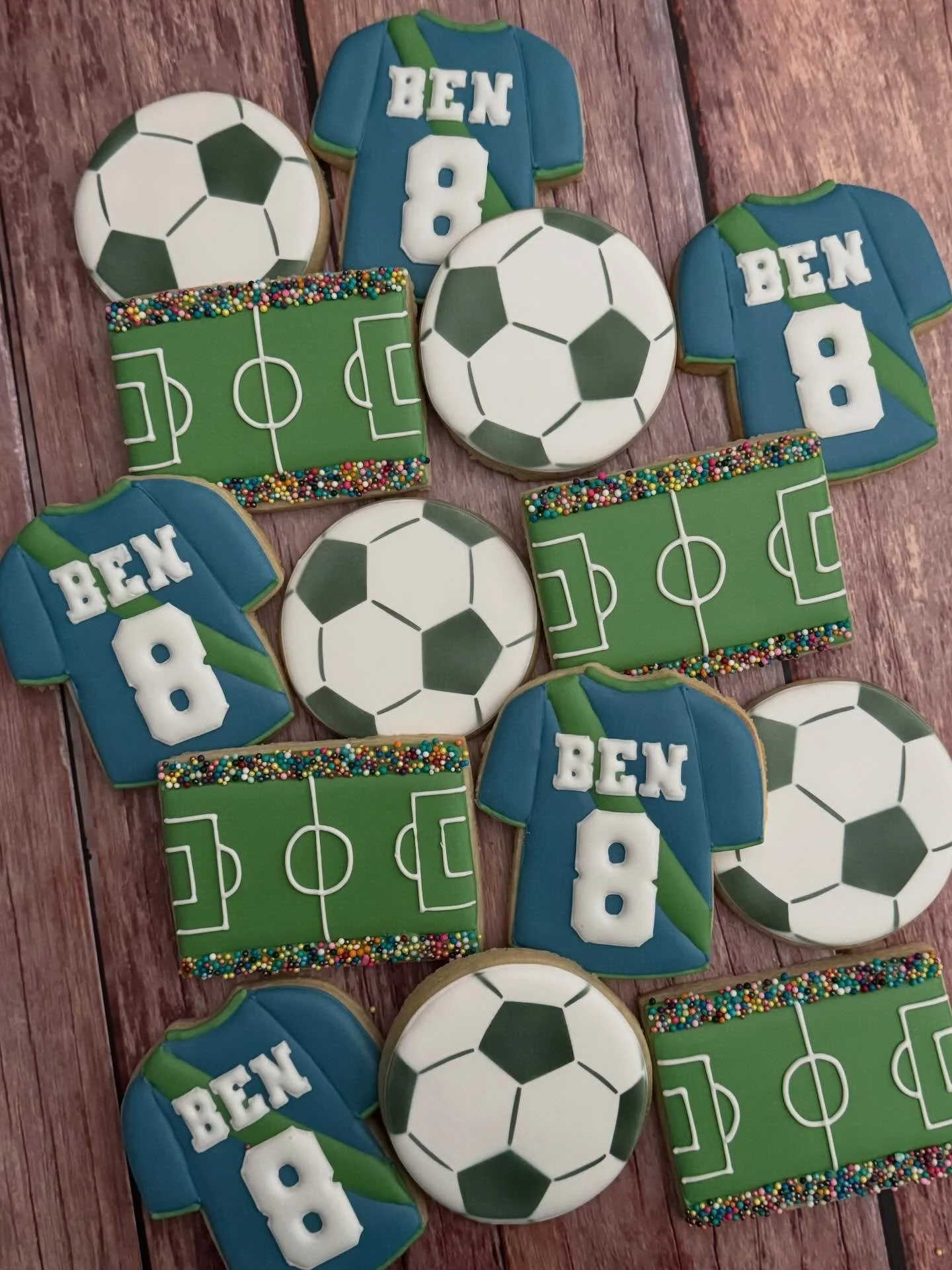 Birthday GOOOOOOOALS! ⚽️🥅🥳

#tatestreats #birthdaycookıes #soccercookies #orangecountycookies #southocmoms