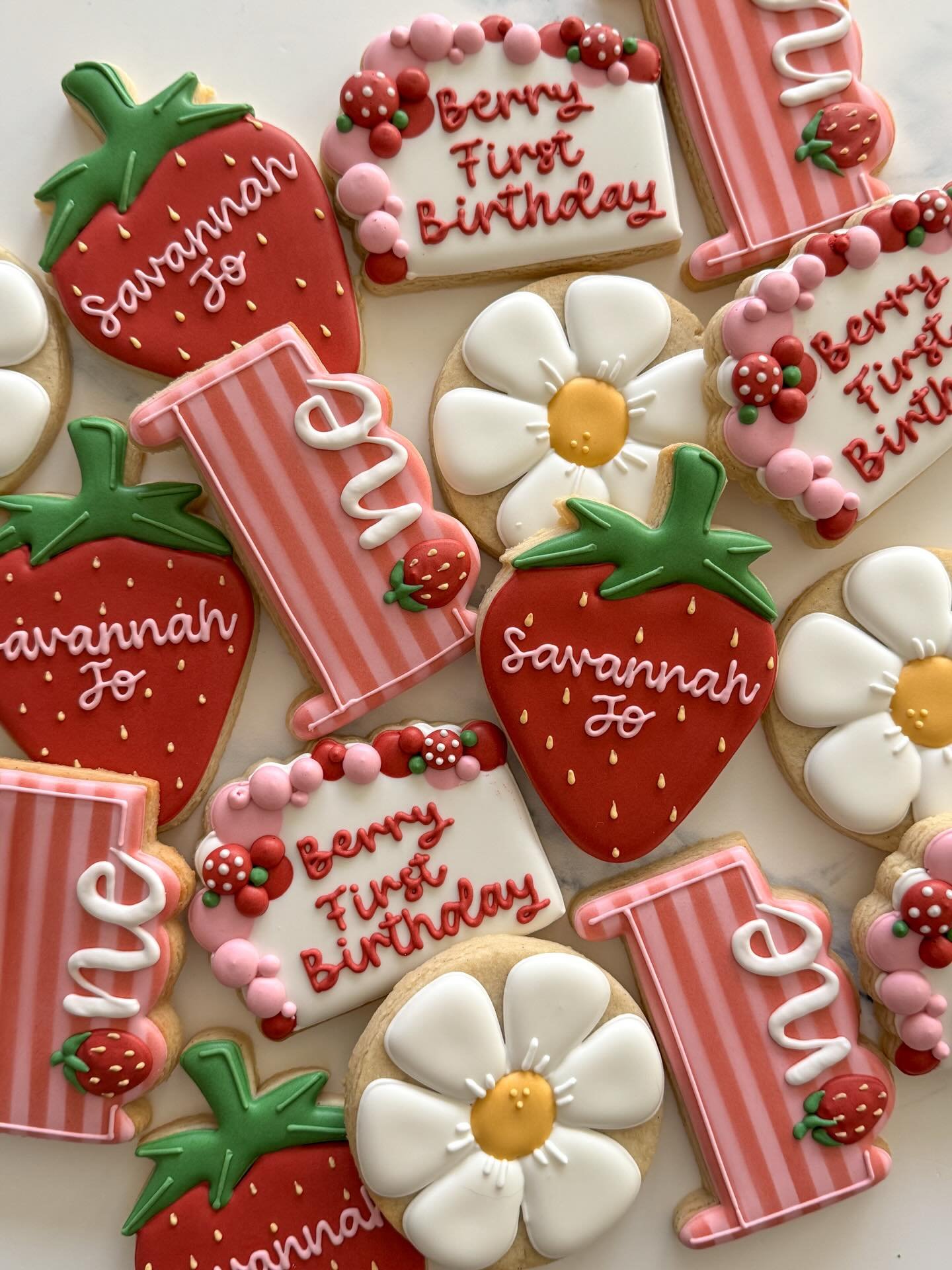 A whole year of sweetness 🍓✨🌸

#tatestreats #firstbirthdayparty #berryfirstbirthday #orangecountycookies #southocmoms